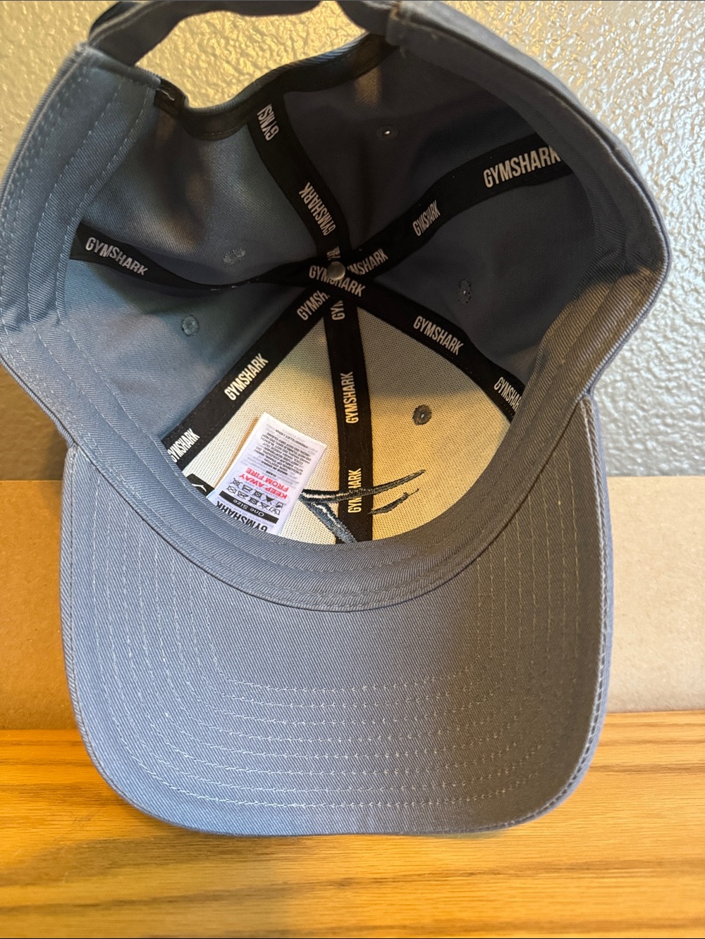New without tags GymShark brand hat with slide strap adjustment. - Picture 4 of 5